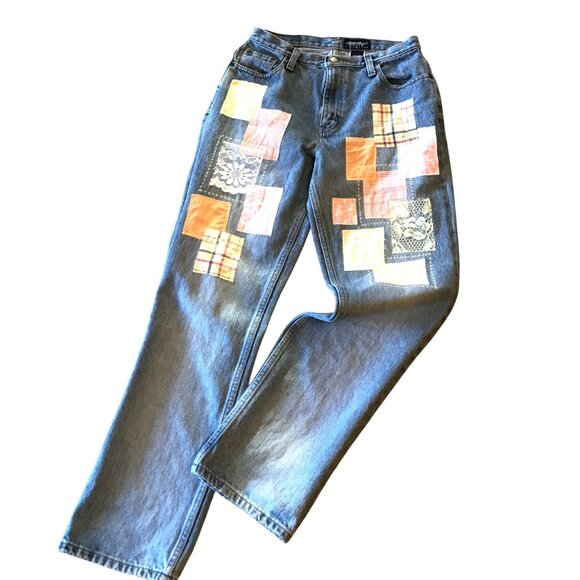 Upcycled Patchwork Jeans: Women's Size 6 Hippie Pants, Pastel & Lace Patches - Picture 10 of 13